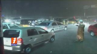 Hyderabad Roads Blocked with Heavy Traffic Due to Rains iNews