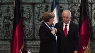 Israeli Statesman Shimon Peres Dies at 93