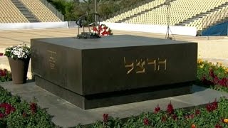 What is the significance of Shimon Peres' burial place?