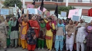 'आप' उम्मीदवारों की रैली में महिला कांग्रेस ने किया हंगामा'