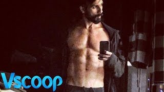 Shahid Kapoor Flaunts His Six-Pack Abs #Vscoop