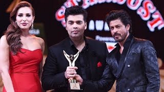 Iulia Vanur-Shahrukh Khan Presents Best Director Award To Karan Johar