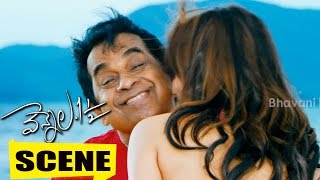 Foreign Girl Hugs And Thefts Brahmanandam Wallet - Comedy Scene - Vennela One And Half Movie Scenes