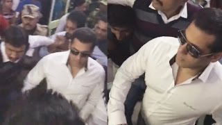 (Video) Salman Khan MOBBED By FANS At Jodhpur Airport After Arms Act Case Verdict