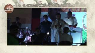 Congress VP Rahul Gandhi interacting with Farmers at a 'Khat Sabha' in Hapur (UP)