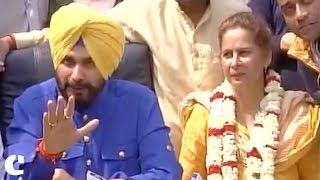 'Patni Jhande me Danda, Tambu me Bambu hai' : Navjot Singh Sidhu dedicates Congress lead to Wife