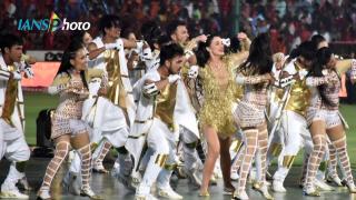 IPL 10 Opening- Amy’s GOLDEN Glamorous look