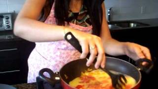 How to make Scrambled Egg Indian Style (Ande ki bhurji)