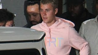 Justin Bieber ARRIVES In India Mumbai Airport Part 1 Crowd Goes Crazy | Purpose Tour India 2017