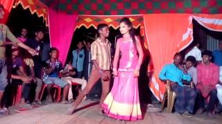 Kids dance on bangla song - ছেংরা পোলার কিস কেয়ে পাগল হয়ে গেল সুন্দরী মেয়ে।