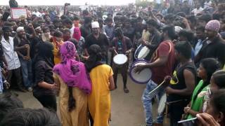 Tamil girls kuthu dance at Jallikattu protest Marina
