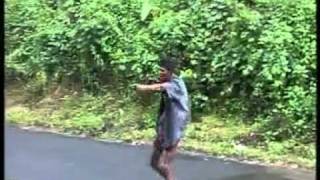 KERALA POLICE  SUPER  FIGHT AT ROAD