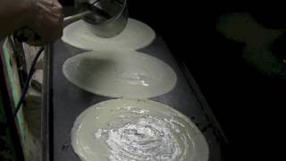 How Dosa is made at a roadside Cafe | Indian Street Food