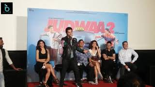 Varun Dhawan Dancing For Fans - Judwaa 2 Trailer