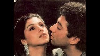 Sunny Deol With Dimple Kapadia Spotted At London Siiting Alone