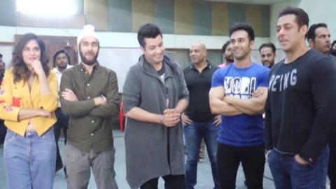 <span class='mark'>Salman Khan</span> Surprised The Team Of Fukrey Returns