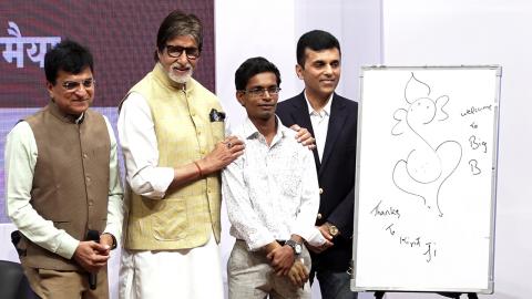 Amitabh Bachchan Interacts With Hundreds Of At Beneficiaries Of Hearing Aid Kits