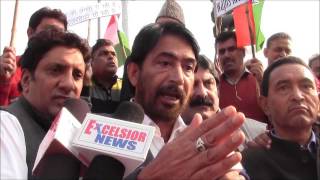 Congress activists hold 'Jan Aakrosh Diwas' against demonisation in Jammu
