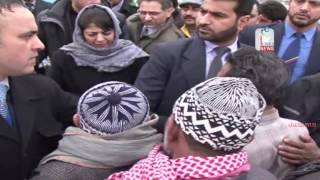 Mehbooba inspects Jhelum dredging, expresses dismay over tardy pace