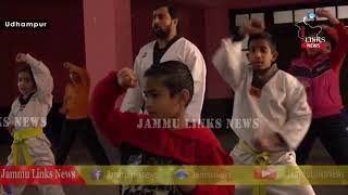 Taekwondo players lauded