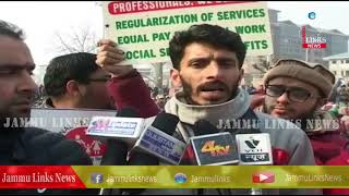 NHM employees continue to protest in Srinagar