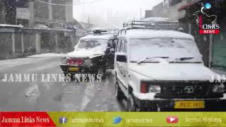 Snowfall in Kashmir valley, rain lashes Jammu