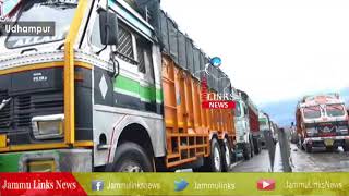 Snowfall shuts Jammu-Srinagar highway