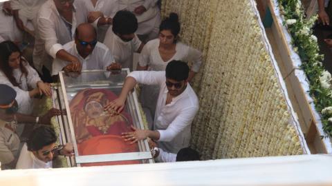Last Glimpse Of Sridevi Near Pavan Hans