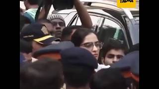 Sonam Kapoor gets angry on the crowd at Sridevi's Funeral