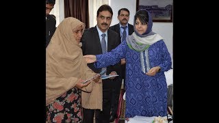 Mehbooba distributes relief among families affected by Pak shelling