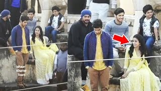 Janhvi Kapoor Smiling On Dhadak Set While Ishaan Khattar Is Serious