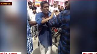 रामपुर: सरकारी अस्पताल में चोर की लोगों ने जमकर की पिटाई