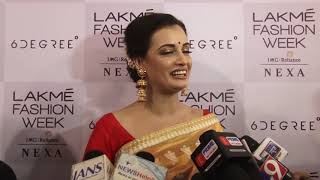 Showstopper DIA MIRZA Walks Ramp at LFW 2018