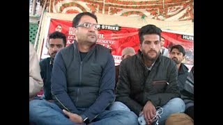 आम नागरिकों की मौत पर भड़के कश्मीरी पंडित , भूख हड़ताल पर बैठे