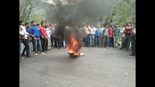 Protests rock Nowshera, highway blocked over district demand