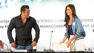 Salman Khan Funny Welcome To Katrina Kaif | Da-Bangg Tour Pune 2018