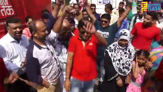 Salman Khan Crazy Fans Dancing On Street - Salman Khan Bail Celebration Begins