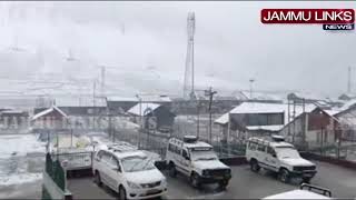 Fresh snowfall in Kashmir, temperature dips