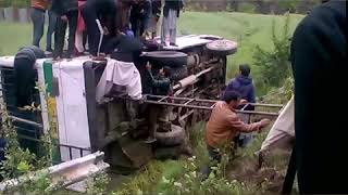 #RoadAccident Video|Passenger Bus Met With Accident Near TRC Salamabad Uri Baramulla,many injured.