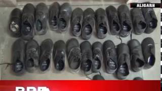 सर्व शिक्षा अभियान : एक पैर के भेज दिए 52 हजार जूते
