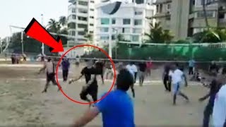 Akshay Kumar Playing Volley Ball With Locals At Juhu Beach