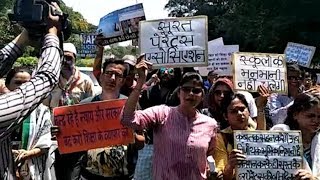 Rally of Congress and parents against school fees hike