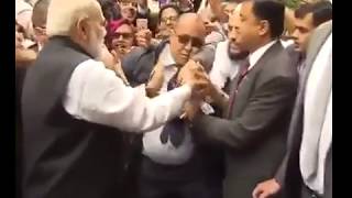PM Modi gets a rockstar welcome in Paris!