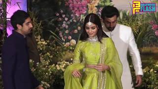 Ranbir Kapoor & Alia Bhatt CUTE Moment At Sonam Kapoor Reception Party