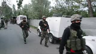 Video|Pulwama Encounter Ends,Militants Escape And one Crpf man killed.