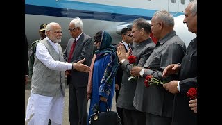 PM Modi arrives in Srinagar