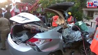 MAJOR CAR ACCIDENT AT VISHALAKSHINAGAR VISHAKAPATNAM TV11 NEWS 5TH MAR 2017