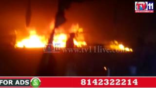MAJOR FIRE ACCIDENT DUE TO THUNDERBOLT IN HEAVY RAINS AT NIRMAL TV11 NEWS 15TH JUNE 2017
