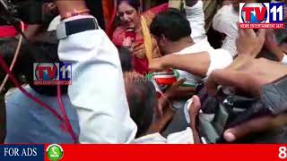 CONGRESS PROTEST AT GHMC PREMISES AGAINST TRS GOVT. HYD TV11 NEWS 29TH AUG 2017