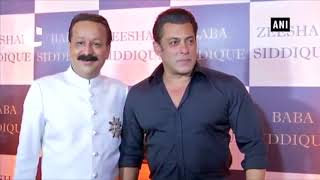 Salman Khan attends Baba Siddique's iftar party
